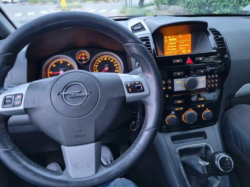 Wynajmij samochód w Tirana