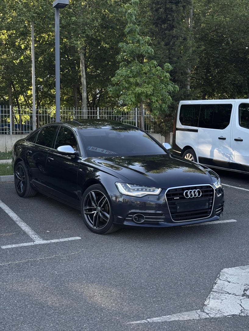 Alquila un coche en Tirana
