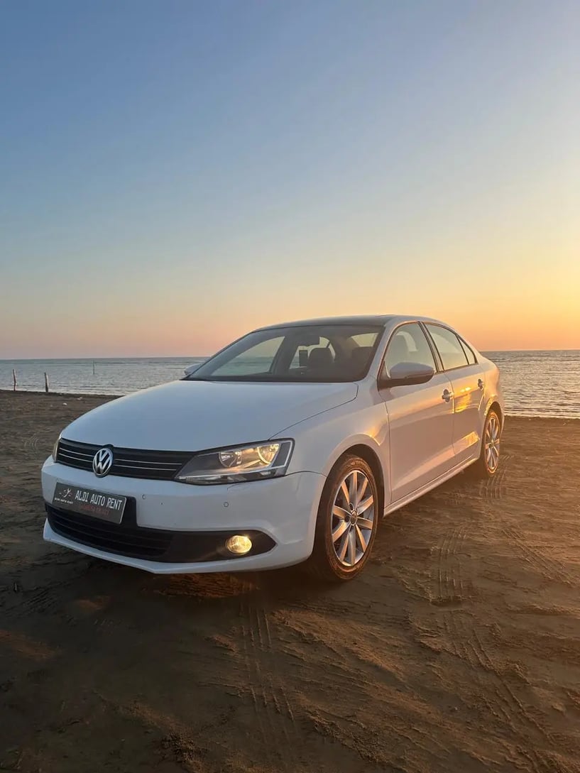 Alquila un coche en Lushnje