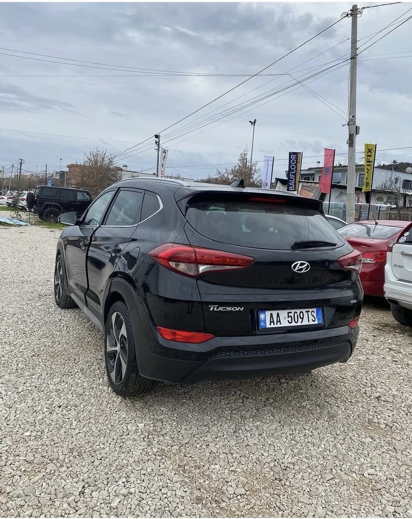 Wynajmij samochód w Tirana
