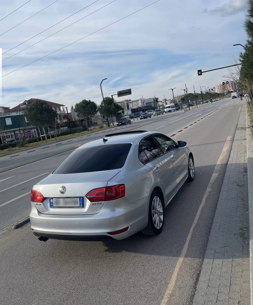 Wynajmij samochód w Tirana