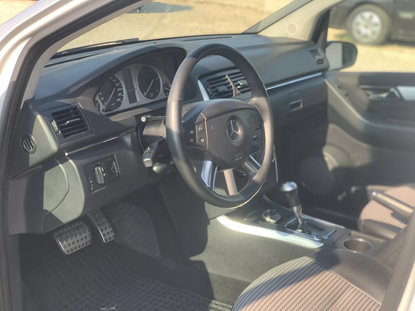 Alquila un coche en Tirana