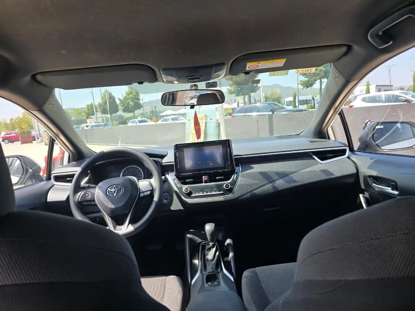 Noleggia un'auto a Tirana