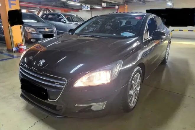 Noleggia un'auto a Tirana