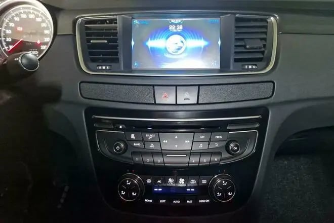 Noleggia un'auto a Tirana