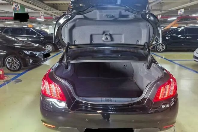 Noleggia un'auto a Tirana