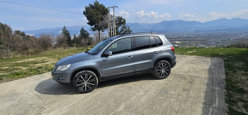 Noleggia un'auto a Tirana