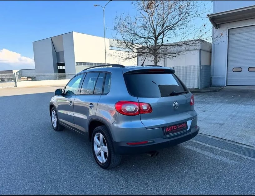 Noleggia un'auto a Tirana