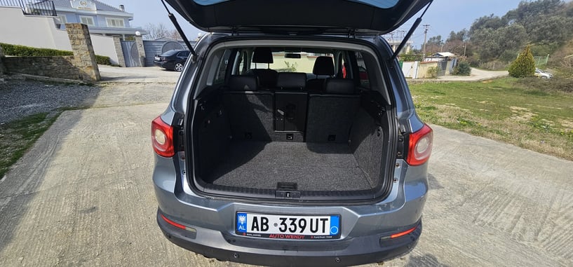 Noleggia un'auto a Tirana