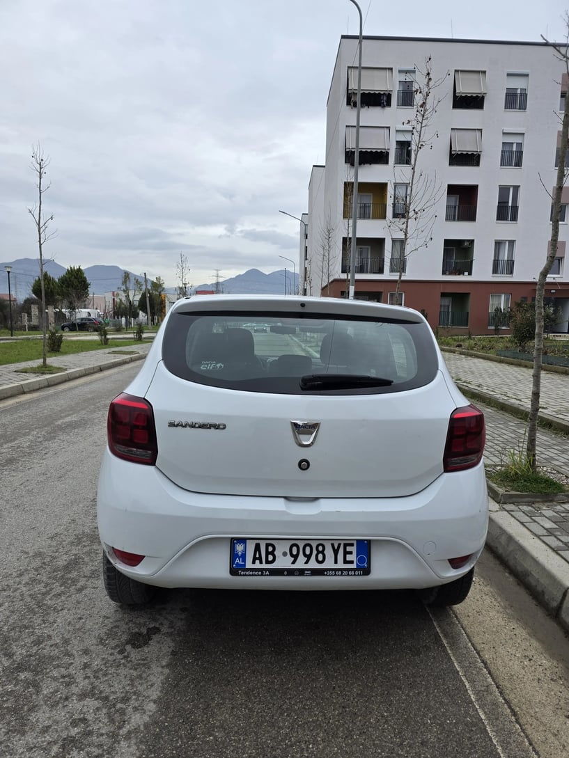 Wynajmij samochód w Tirana