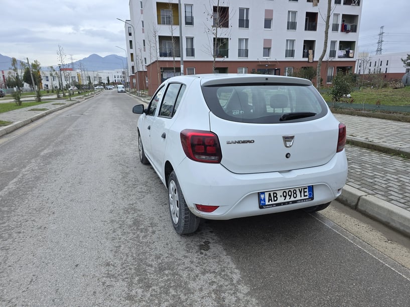 Wynajmij samochód w Tirana