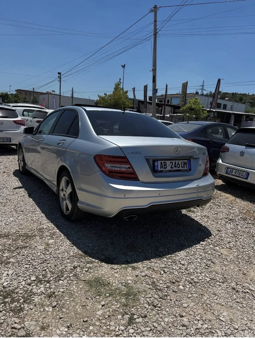 Rent a car in Tirana
