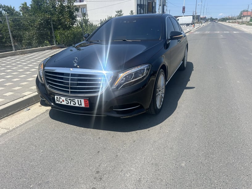 Merrni me qira një makinë në Tirana