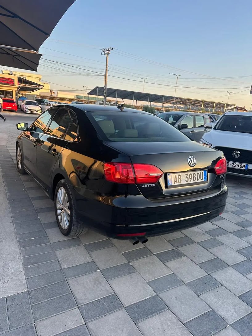 Wynajmij samochód w Tirana