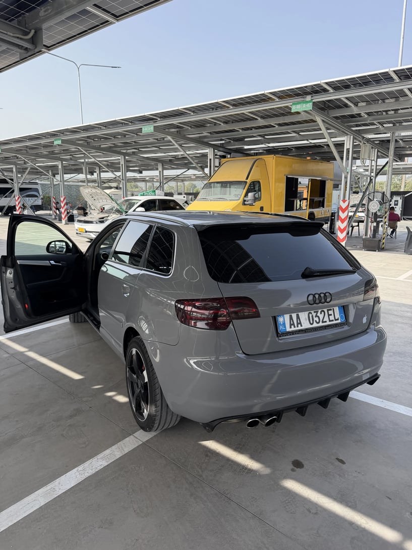 Louer une voiture à Tirana