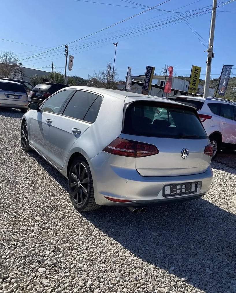 Rent a car in Tirana