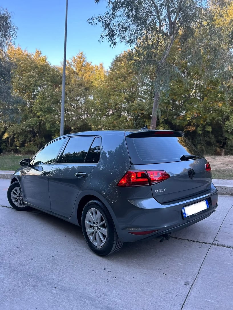 Rent a car in Tirana