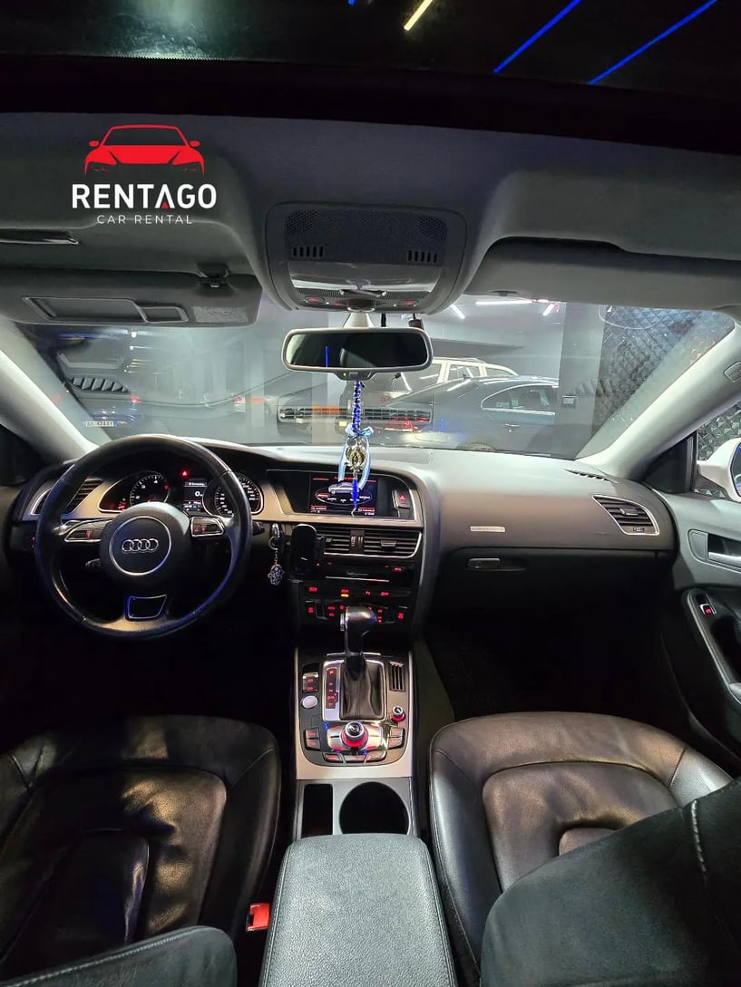 Noleggia un'auto a Tirana