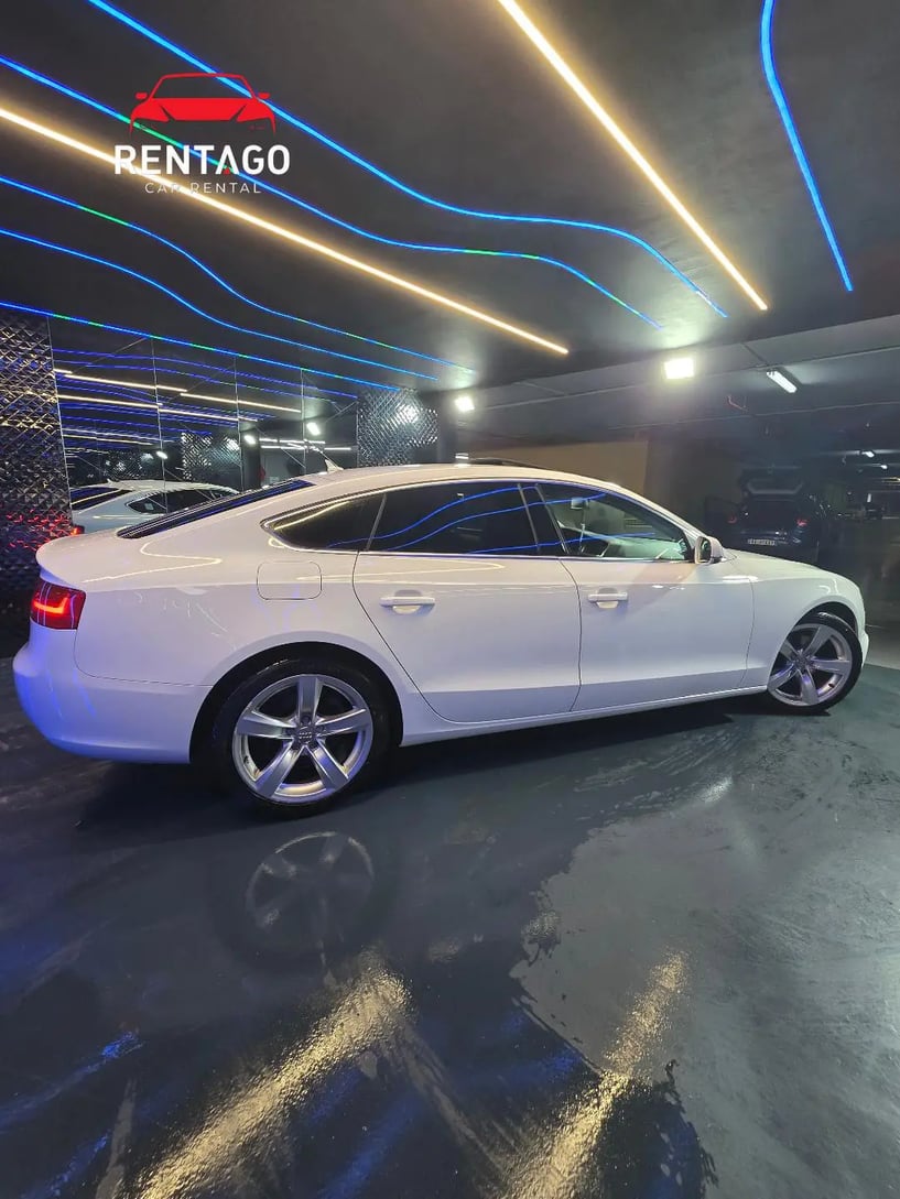 Noleggia un'auto a Tirana