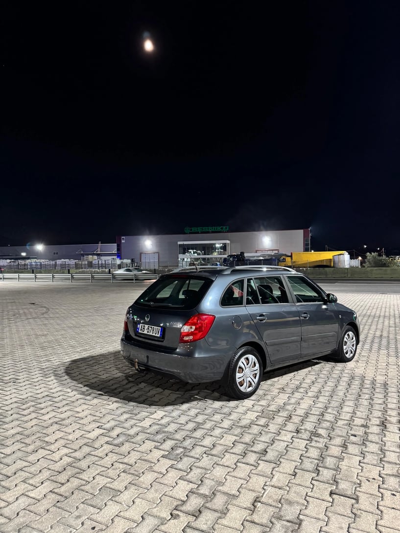 Louer une voiture à Tirana