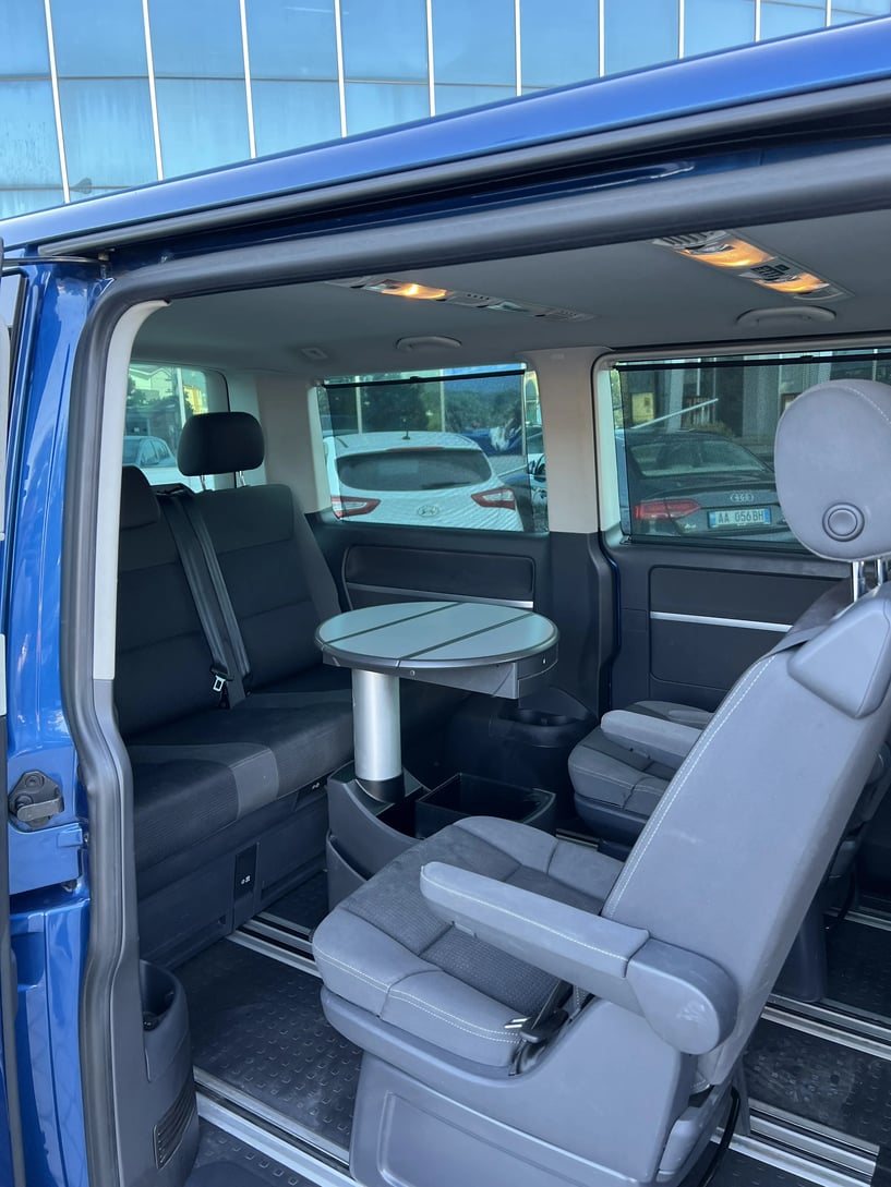 Alquila un coche en Tirana