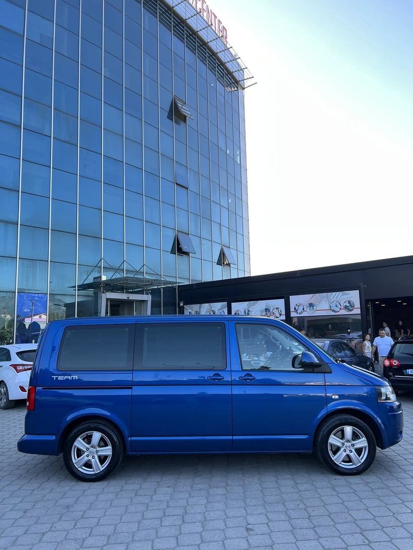 Alquila un coche en Tirana