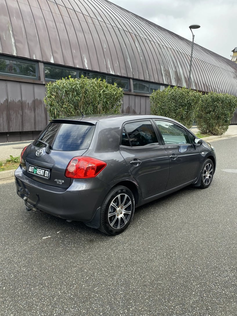 Louer une voiture à Tirana