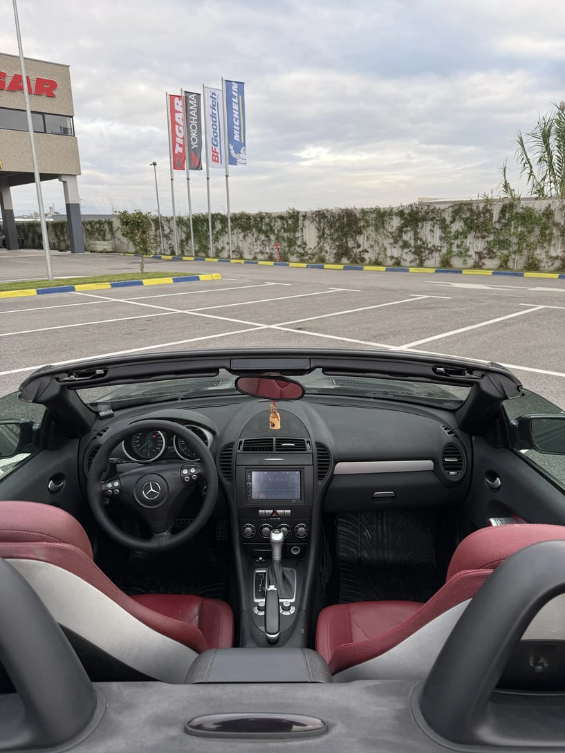 Noleggia un'auto a Durrës