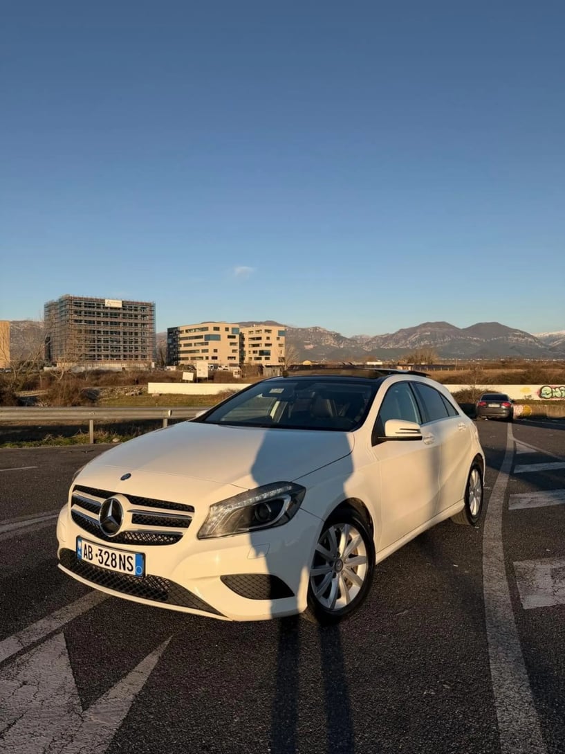 Louer une voiture à Tirana