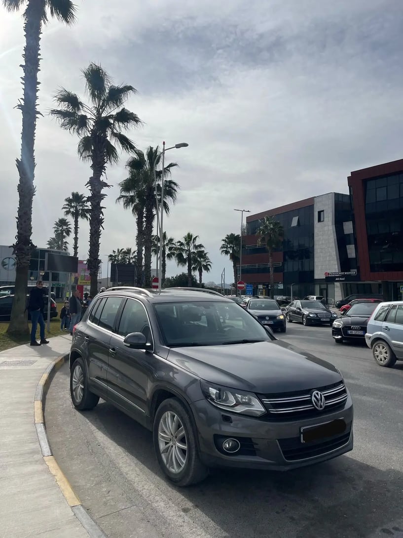 Alquila un coche en Tirana