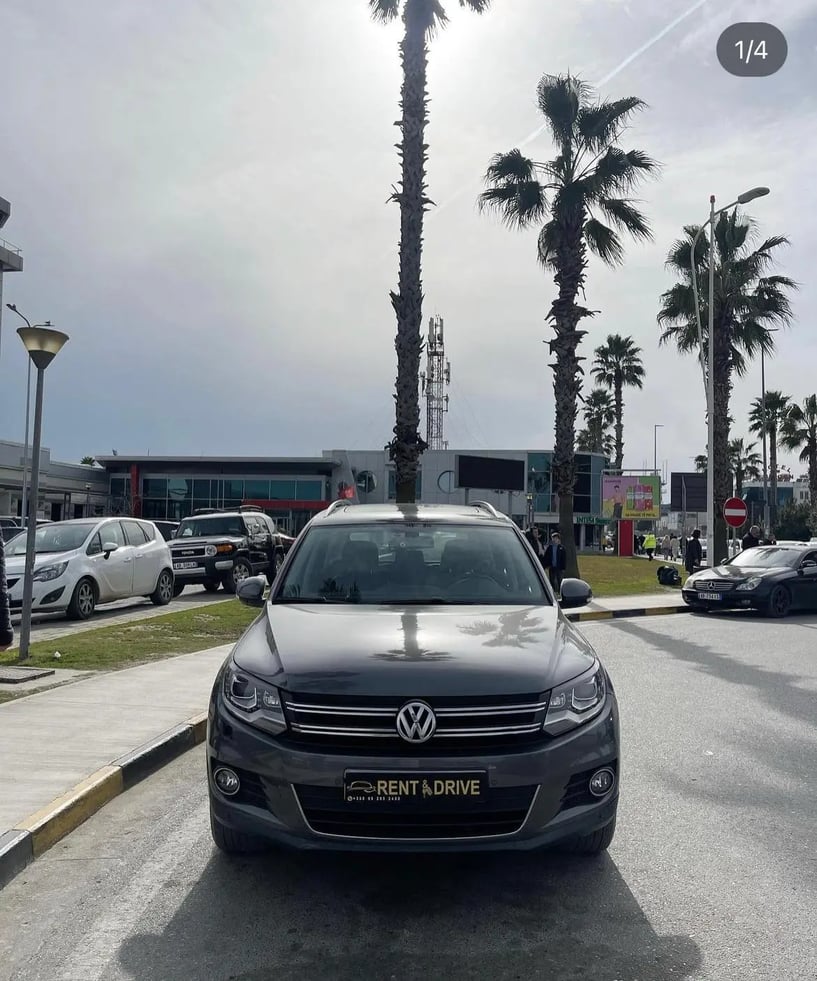 Alquila un coche en Tirana