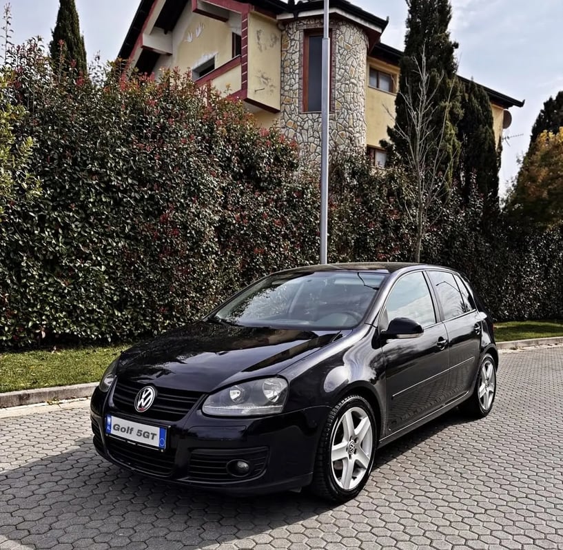 Rent a car in Tirana