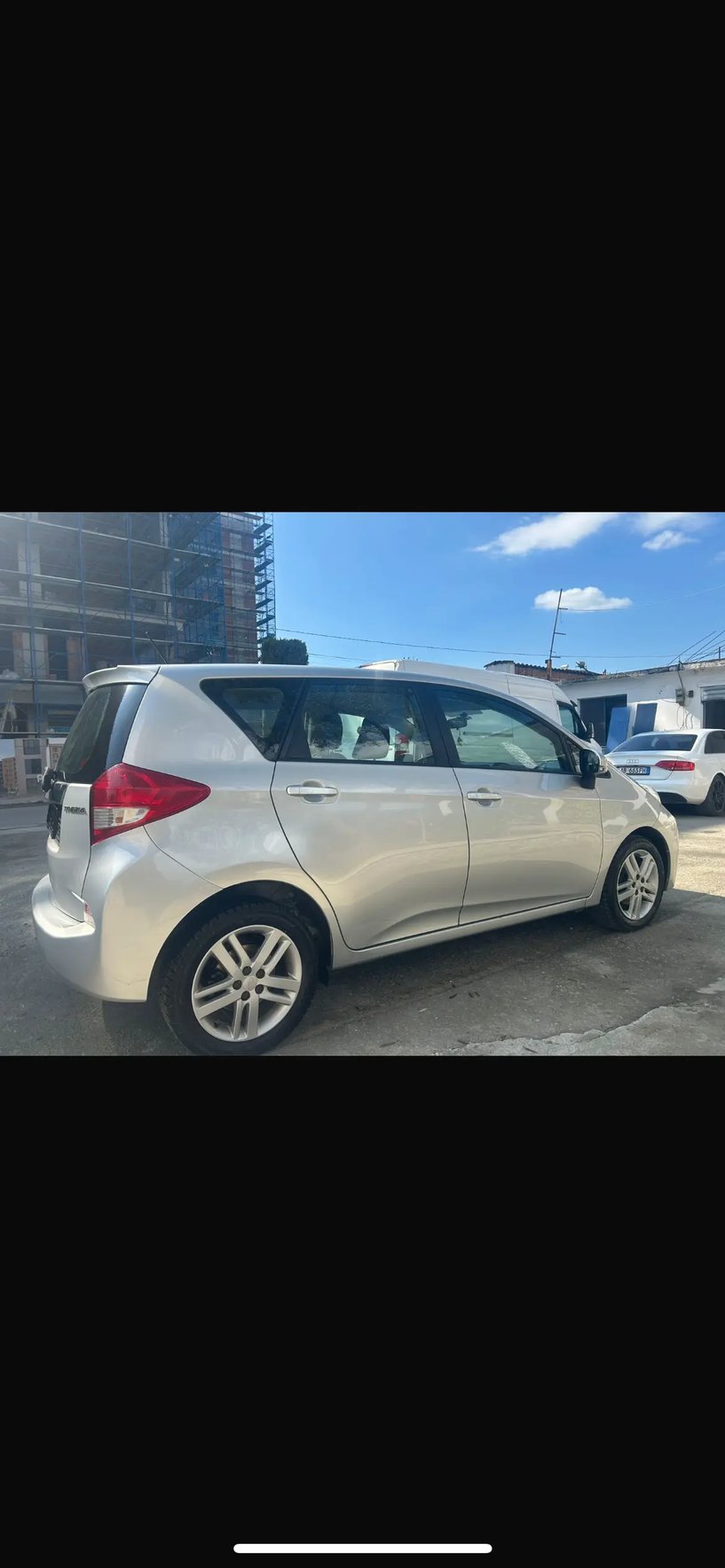 Alquila un coche en Tirana