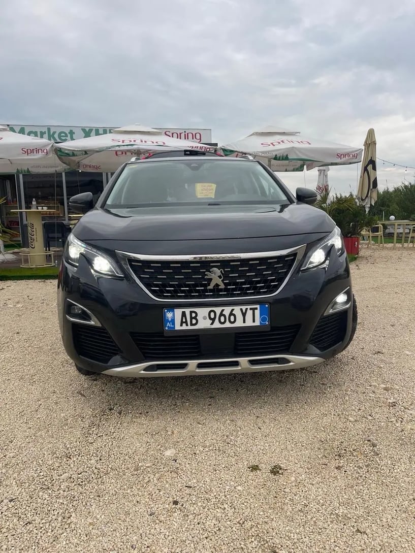 Louer une voiture à Tirana