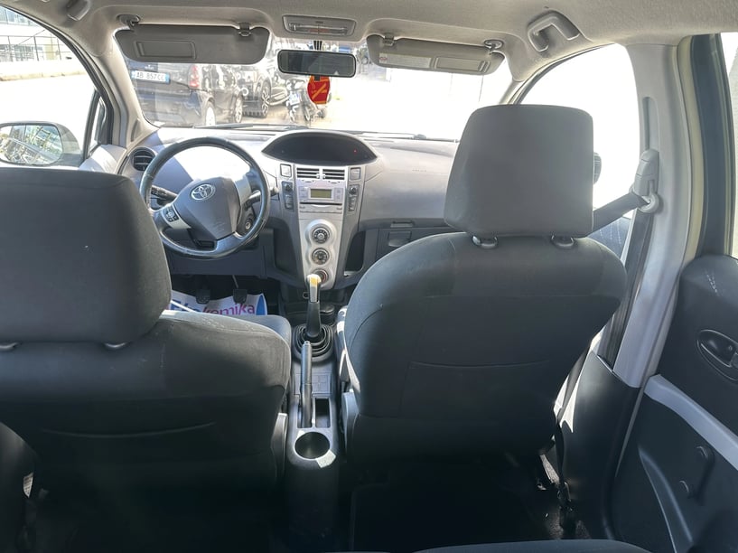 Noleggia un'auto a Sarandë