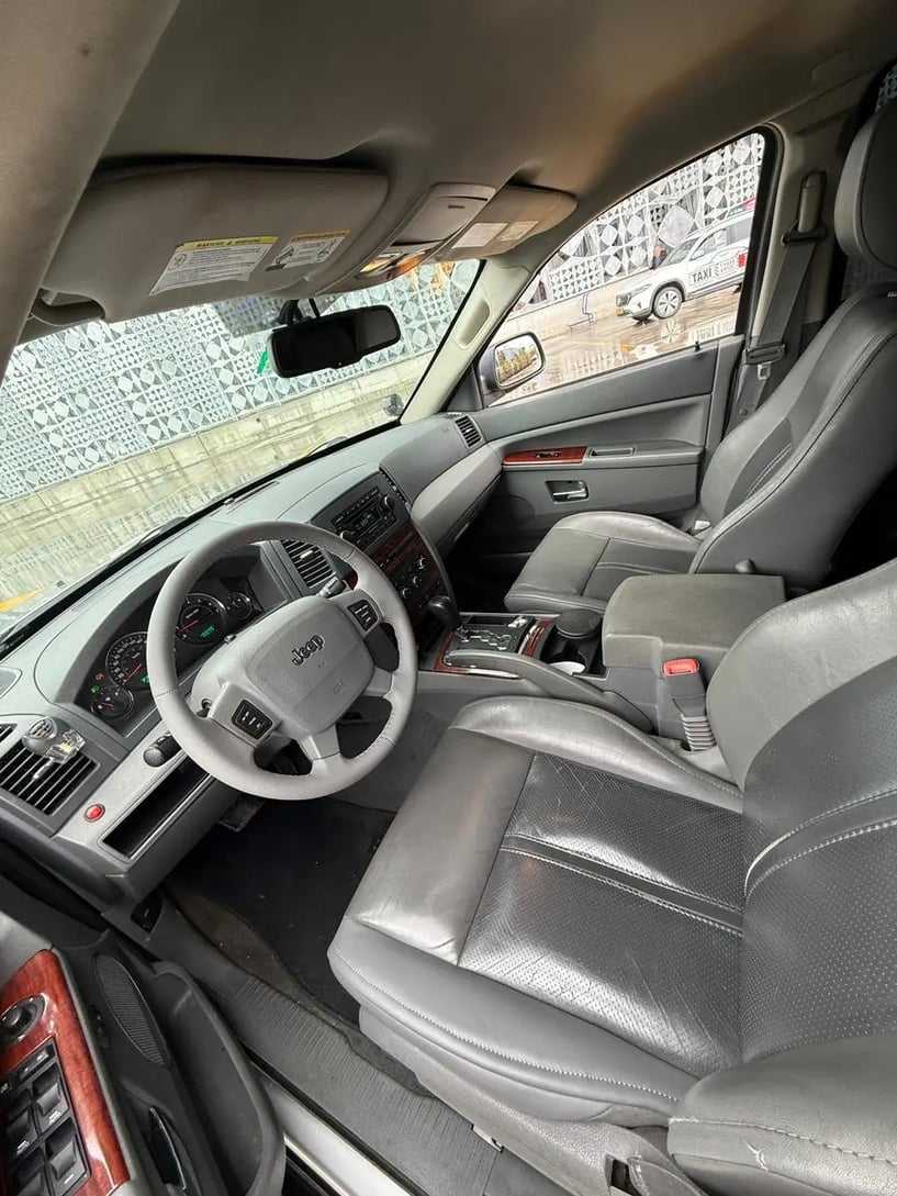 Noleggia un'auto a Tirana