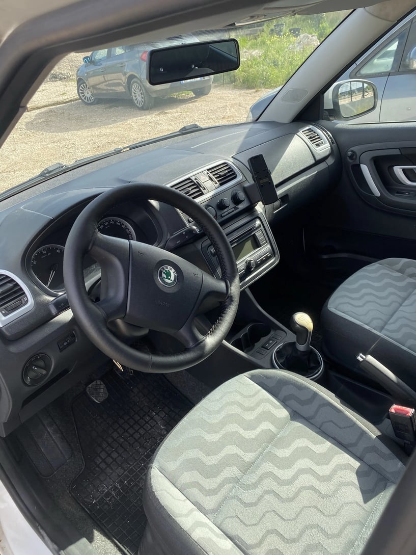 Wynajmij samochód w Tirana