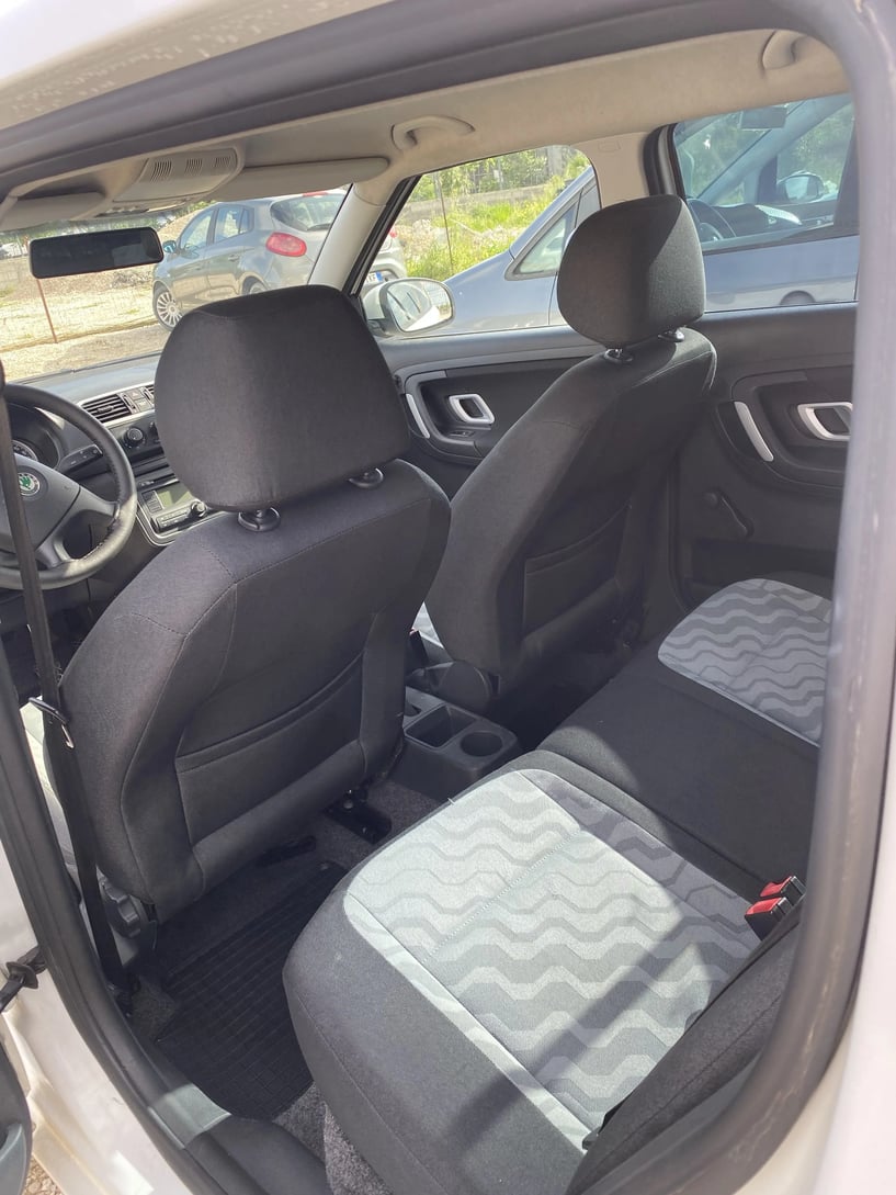 Wynajmij samochód w Tirana