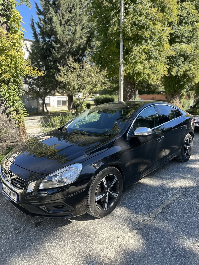 Louer une voiture à Tirana