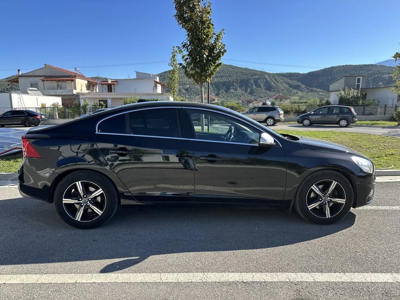 Louer une voiture à Tirana