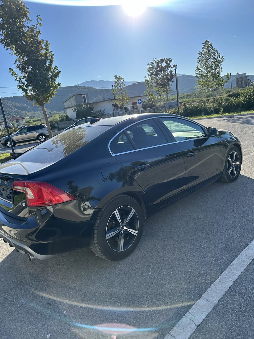 Louer une voiture à Tirana