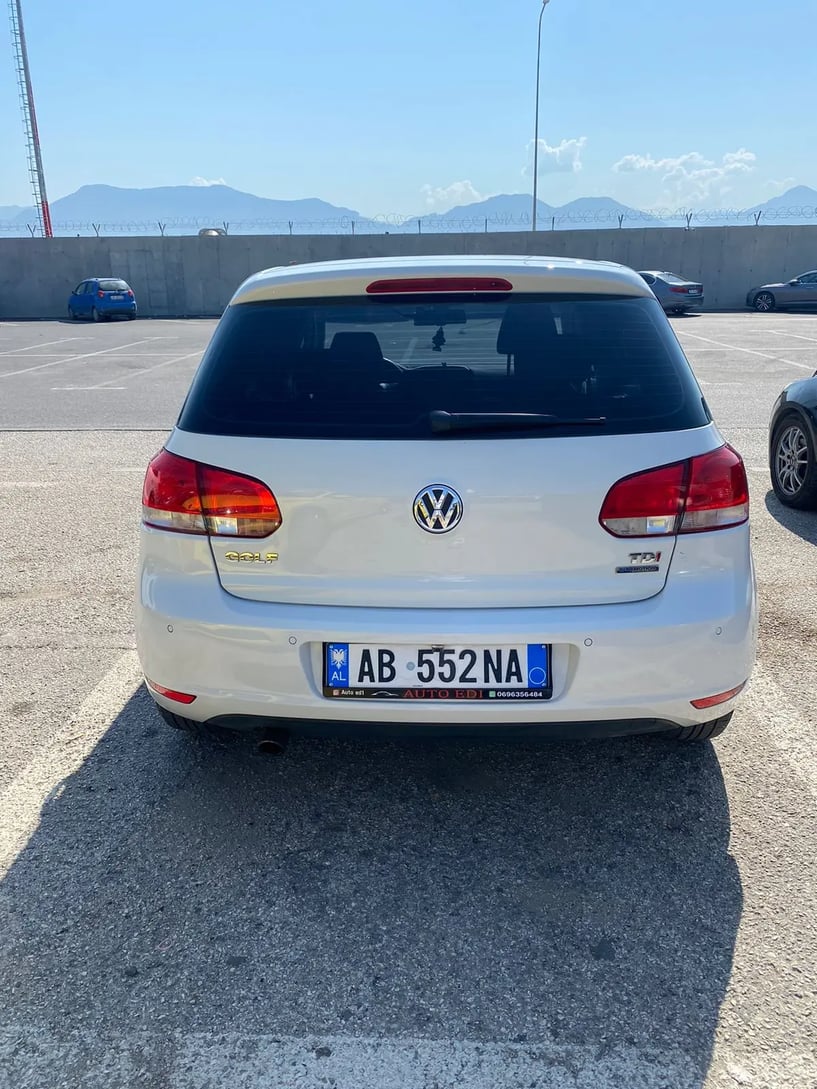 Rent a car in Tirana