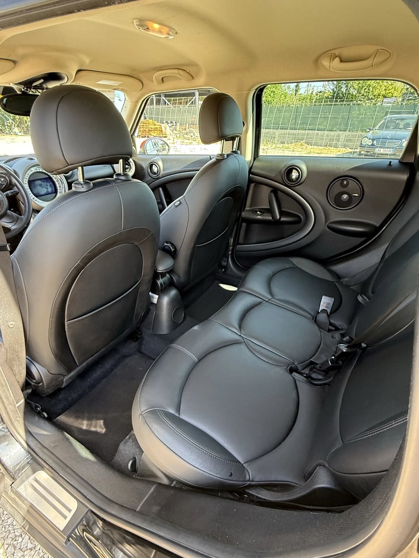 Alquila un coche en Tirana