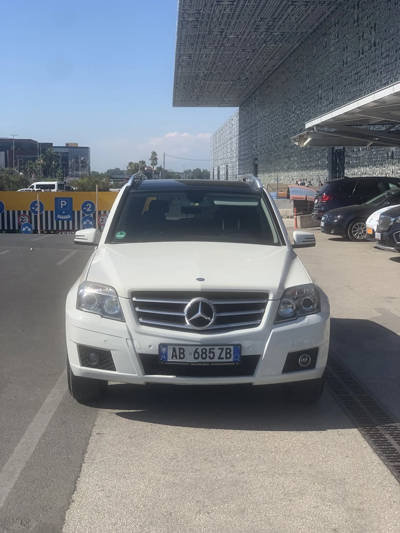 Wynajmij samochód w Tirana