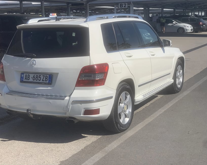 Wynajmij samochód w Tirana