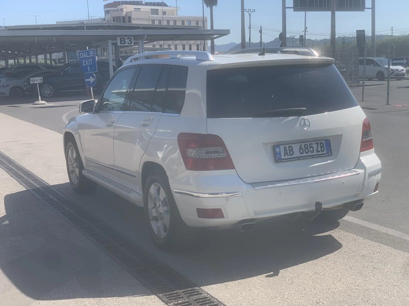 Wynajmij samochód w Tirana