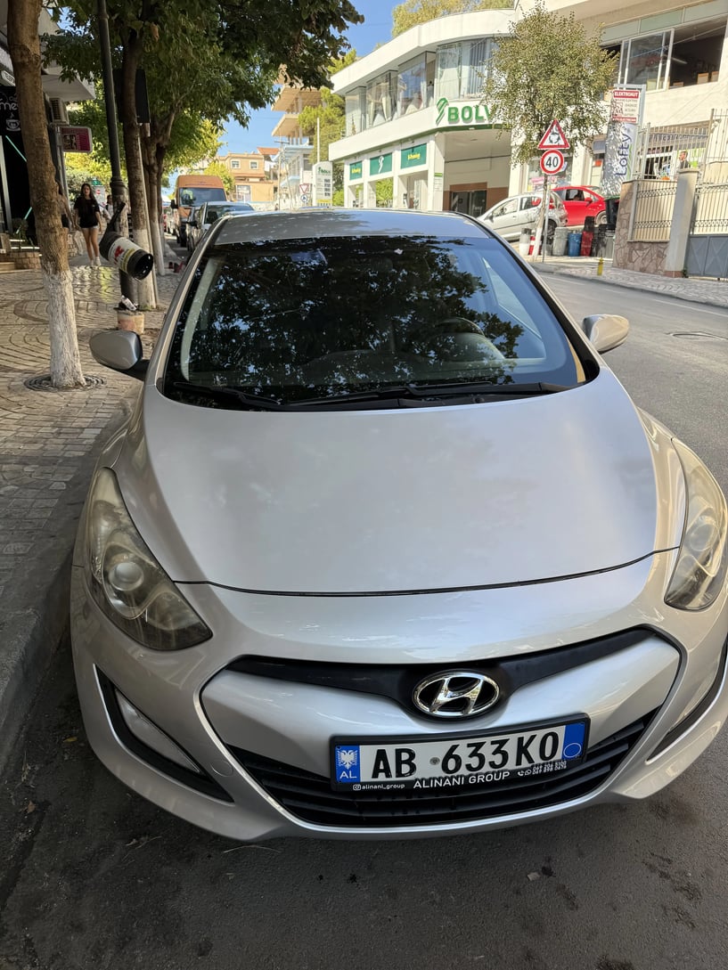 Wynajmij samochód w Sarandë