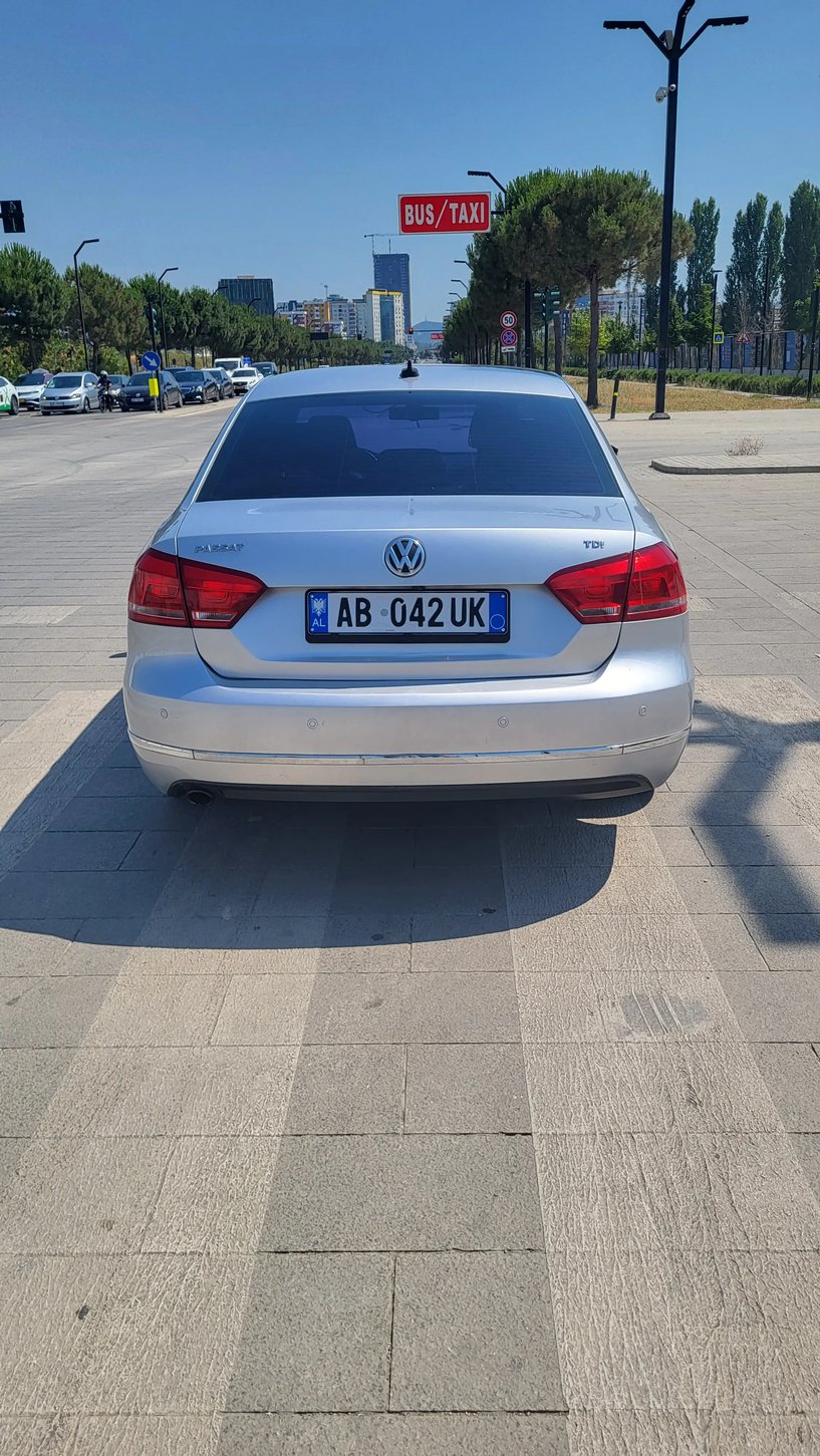 Wynajmij samochód w Tirana