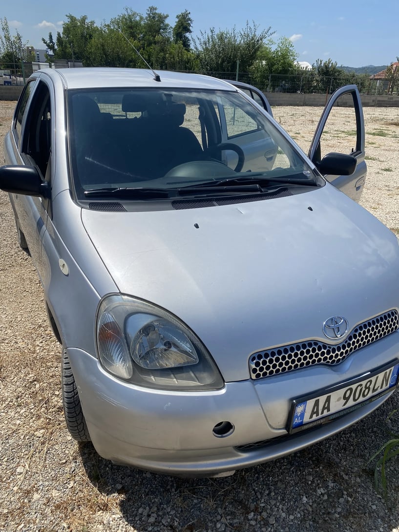 Noleggia un'auto a Tirana