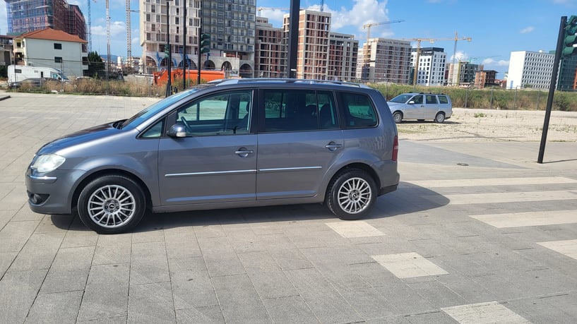 Rent a car in Tirana